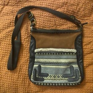 Boho Chic Crossbody Bag with Patterned Design